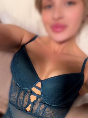 montreal escort Malina (4)