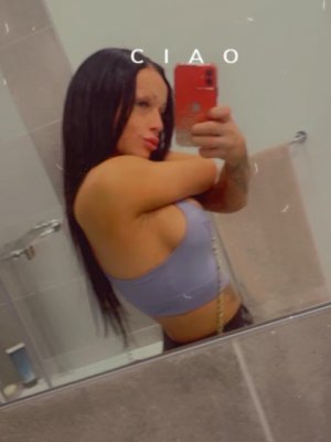 montreal escort Prada (1)