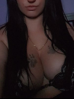 montreal escort Nikkie (2)